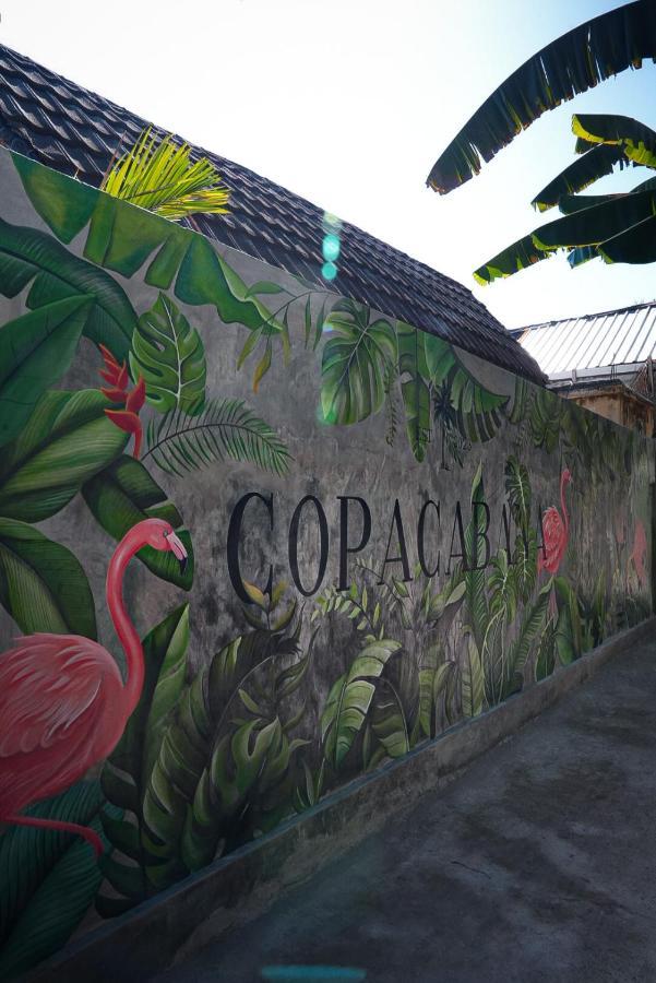 ホテル Copacabana ギリ・アイル エクステリア 写真